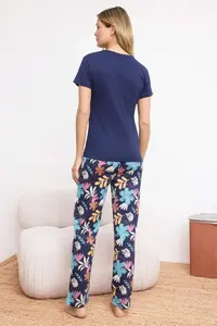 TRENDYOLMİLLA Navy Blue 100% Cotton Floral Slogan Knitting Pajama Set - Image 4