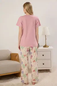 TRENDYOLMİLLA Pink 100% Cotton Floral Slogan Knitting Pajama Set - Image 4