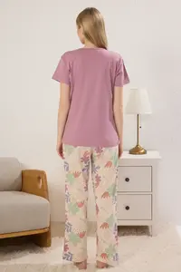 TRENDYOLMİLLA Dusty Rose 100% Cotton Floral Slogan Knitting Pajama Set - Image 4