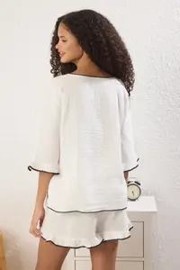 TRENDYOLMİLLA White 100% Cotton Bohem tied up/with bow Muslin OF shorts Weaving Pajama Set - Image 4