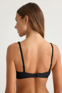 TRENDYOLMİLLA Black Soft Touch Micro Without underwire Covered Triangle Sleeveless Knitting Bra - Image 3