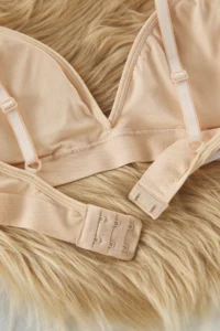 TRENDYOLMİLLA Nude seamless Without underwire Covered Triangle Sleeveless Knitting Bra - Image 9