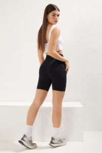TRENDYOLMİLLA Black seamless/Seamless Push Up Knitting Sports Shorts/Short Leggings