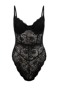TRENDYOLMİLLA Black Lace Fitted Wireless Bodysuit .D.00001 - Image 3