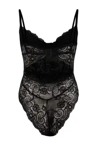 TRENDYOLMİLLA Black Lace Fitted Wireless Bodysuit .D.00001 - Image 4