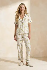 TRENDYOLMİLLA White Floral Piped Crepe textured Knitting Pajama Set - Image 2