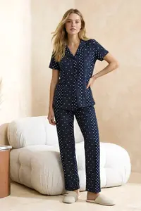 TRENDYOLMİLLA Navy Blue Cotton Lycra Polka Dot Knitting Pajama Set - Image 3