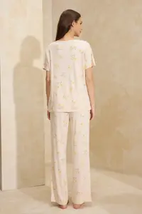 TRENDYOLMİLLA Salmon Floral Knitting Pajama Set - Image 4