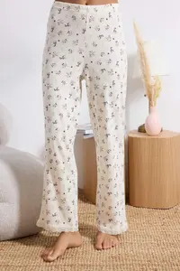 TRENDYOLMİLLA Ecru 100% Cotton Floral Lace Detailed Ribbed/Pointel Knitting Pajama Set - Image 3