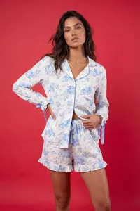 TRENDYOLMİLLA Mavi-Multicolored Floral Satin Weaving Pajama Set - Image 2