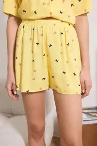 TRENDYOLMİLLA Yellow Flower and Ribbon/Bow Patterned Viscose Weaving Pajama Set - Image 3