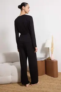 TRENDYOLMİLLA Black 3 Sets Lace Viscose Knitting Pajama Set - Image 4
