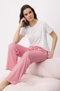 TRENDYOLMİLLA Red Checkered Heart Stripe Detailed Knitting Pajama Set - Image 2
