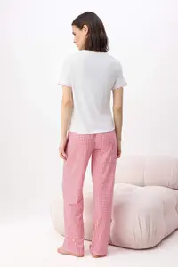 TRENDYOLMİLLA Red Checkered Heart Stripe Detailed Knitting Pajama Set - Image 4