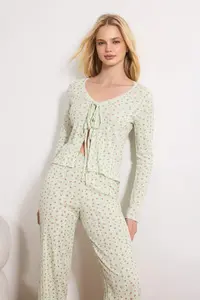 TRENDYOLMİLLA Green 100% Cotton Lace flower patterned Ribbed/Pointel Knitting Pajama Set - Image 2