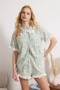 TRENDYOLMİLLA Green-Multicolored Floral embroidery Detailed Viscose Weaving Pajama Set - Image 3