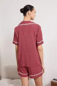 TRENDYOLMİLLA Red Gingham Stripe Detailed Viscose Weaving Pajama Set - Image 6
