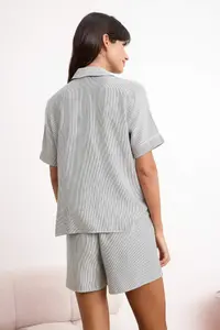TRENDYOLMİLLA Multicolored Striped Piping Detailed Viscose Weaving Pajama Set - Image 4