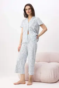 TRENDYOLMİLLA Mavi 100% Cotton Ethnic Patterned Bottom Capri Knitting Pajama Set - Image 2