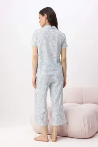 TRENDYOLMİLLA Mavi 100% Cotton Ethnic Patterned Bottom Capri Knitting Pajama Set - Image 4