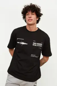 MAN Black Oversized/Wide Cut Crew Neck Text Printed 100% Cotton T-Shirt