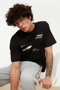 MAN Black Oversized/Wide Cut Crew Neck Text Printed 100% Cotton T-Shirt - Image 5