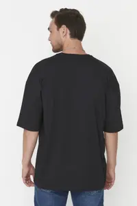 MAN Black Basic Crew Neck Oversized/Wide Cut Short Sleeve T-Shirt - Image 2