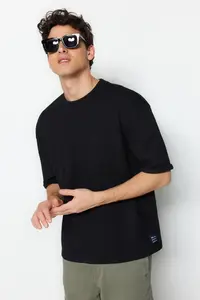 MAN Black Oversized/Wide Cut Short Sleeve with pocket Label Detailed T-Shirt
