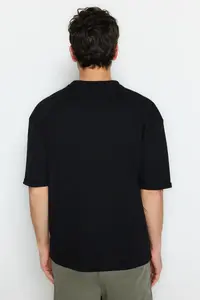 MAN Black Oversized/Wide Cut Short Sleeve with pocket Label Detailed T-Shirt - Image 2