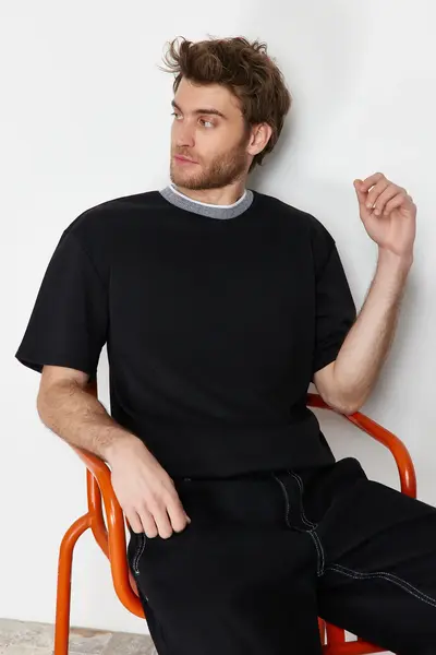 TMNSS23TS00079-BLACK_1