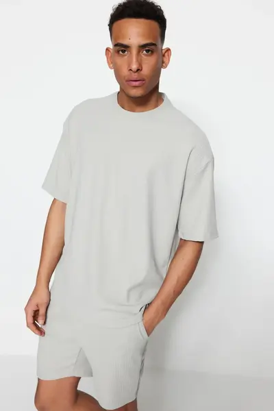 MAN Basic Gray Oversized/Wide Cut textured Wrinkle-Free Ottoman T-Shirt