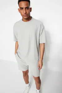 MAN Basic Gray Oversized/Wide Cut textured Wrinkle-Free Ottoman T-Shirt - Image 3