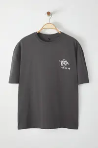 MAN Anthracite Oversized/Wide Cut Far East Printed 100% Cotton T-Shirt - Image 9