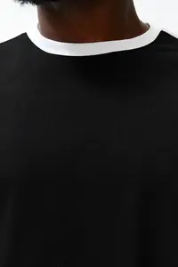 MAN Plus Size Black Oversized/Wide Cut Contrast Detailed 100% Cotton T-Shirt - Image 5