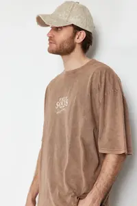 MAN Brown Oversized/Wide Cut Faded Effect Eagle Printed 100% Cotton T-Shirt - Image 3