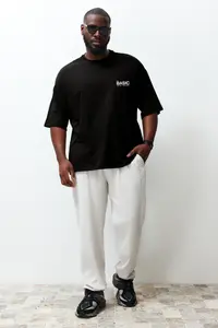 MAN Black Oversized/Wide Cut Crew Neck Back Printed Plus Size T-Shirt - Image 2