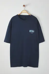 MAN Plus Size Navy Blue Oversized/Wide Cut Fluffy Text Printed 100% Cotton T-Shirt - Image 4