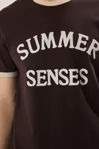 MAN Brown slim/Narrow Cut Sleeve Detailed Printed 100% Cotton T-Shirt - Image 4