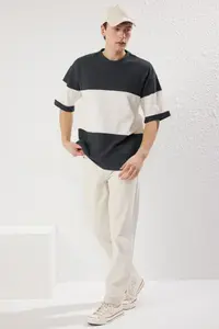 MAN Anthracite Oversized/Wide Cut Color Blocked textured T-Shirt - Image 2