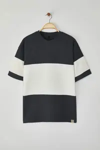 MAN Anthracite Oversized/Wide Cut Color Blocked textured T-Shirt - Image 5