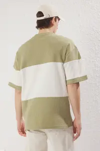 MAN Mint Oversized/Wide Cut Color Blocked textured T-Shirt - Image 2