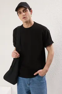 MAN White-Black Oversized/Wide Cut 2 Sets Pack Kartal Print-Plain 100% Cotton T-Shirt - Image 11