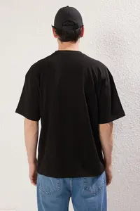 MAN White-Black Oversized/Wide Cut 2 Sets Pack Kartal Print-Plain 100% Cotton T-Shirt - Image 7