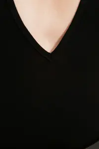 TRENDYOLMİLLA Black Deep V-Neck snaps Knitting Bodysuit .D.0084 - Image 4