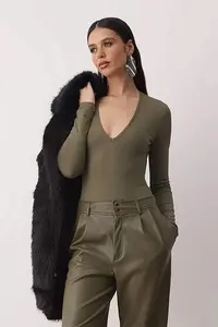 TRENDYOLMİLLA Khaki Deep V-Neck snaps Knitting Bodysuit .D.0084