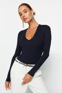 TRENDYOLMİLLA Navy Blue Deep V-Neck snaps Knitting Bodysuit .D.0084 - Image 2