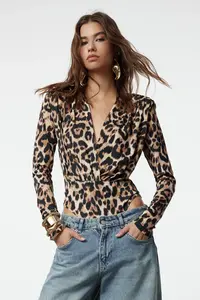 TRENDYOLMİLLA Multicolored Double breasted Yaka Knitting Bodysuit .D.0161
