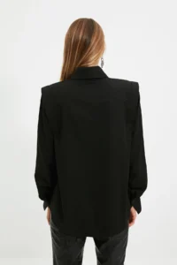 TRENDYOLMİLLA X Sagaza Studio Black Ruffle Detailed Weaving Poplin Shirt - Image 5