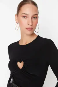 TRENDYOLMİLLA Black Knitting Window/Cut Out Detailed snaps Bodysuit .D.00059 - Image 2