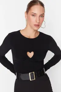 TRENDYOLMİLLA Black Knitting Window/Cut Out Detailed snaps Bodysuit .D.00059 - Image 4